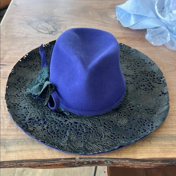 Purple and Black Women's Hat.Felt with leather cutout accent brim. In box - Picture 5 of 5
